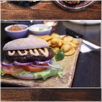 200 gram angus beef burger. Geserveerd met sla, tomaat, ui, gebakken aardappelen, saus naar keuze en drinken naar keuze.